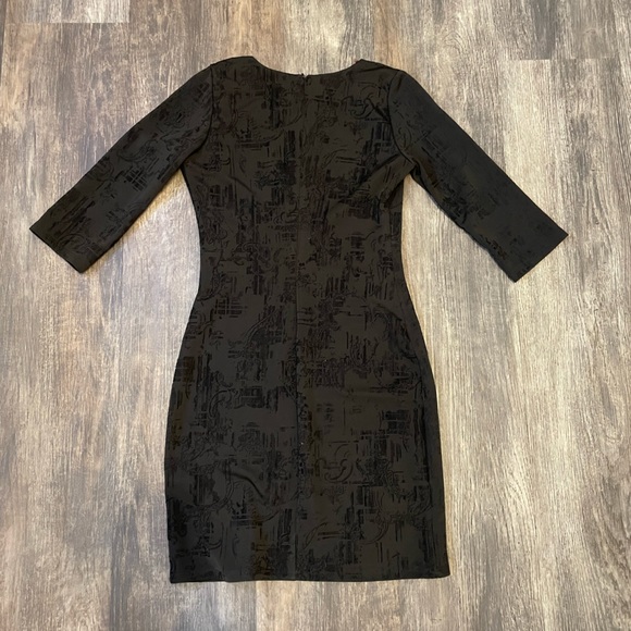 Beautiful black dress - Picture 2 of 5